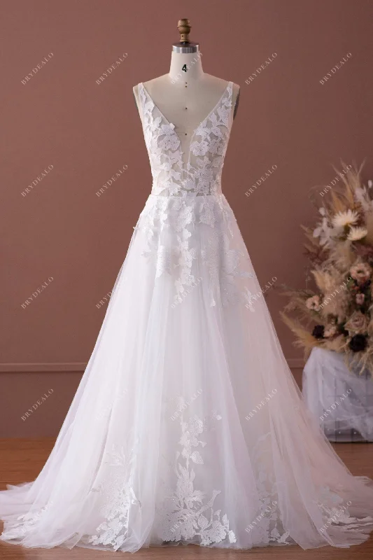 Deep V-neck Lace Tulle Wedding Dress with Court Train