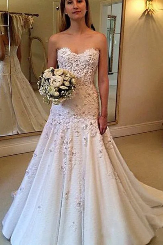 Elegant Sweetheart with Lace Appliques Strapless Wedding Dress